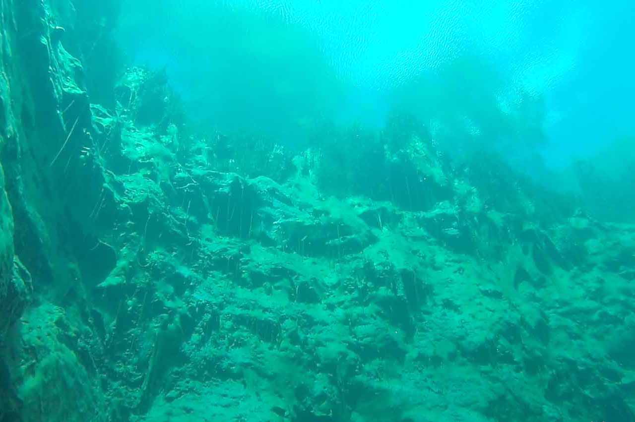 подводная фотография голубого озера самары