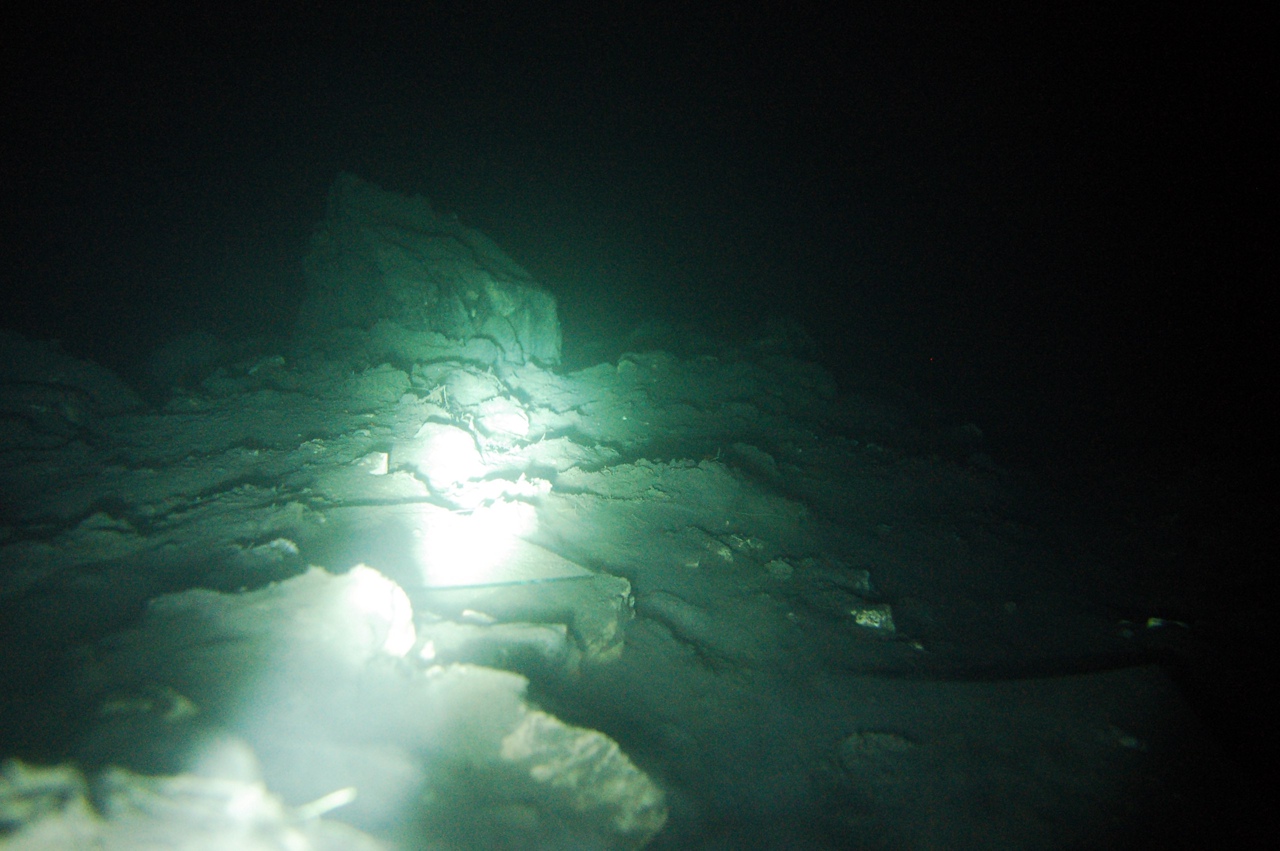 подводная фотография пещеры голубого озера самары